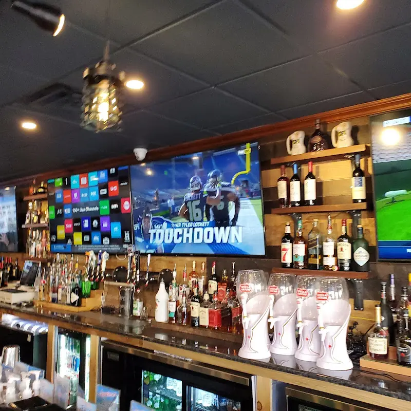 Cozy Bar & Grill