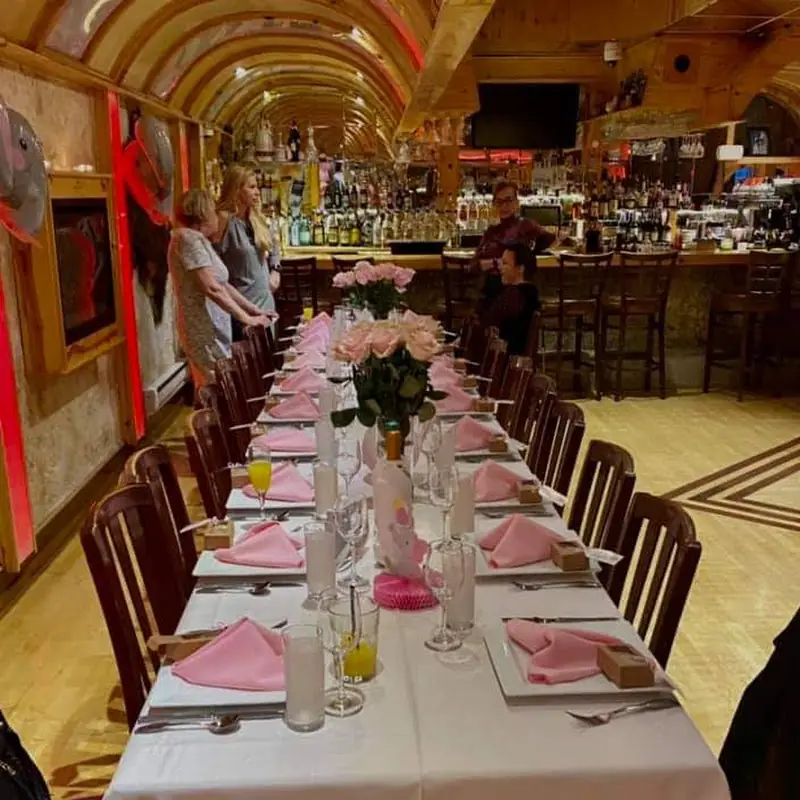 Hunters Restaurant & Lounge