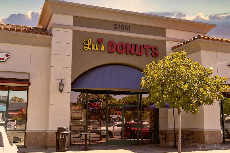 Luv'n Donuts