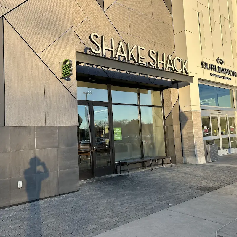 Shake Shack Burlington Mall