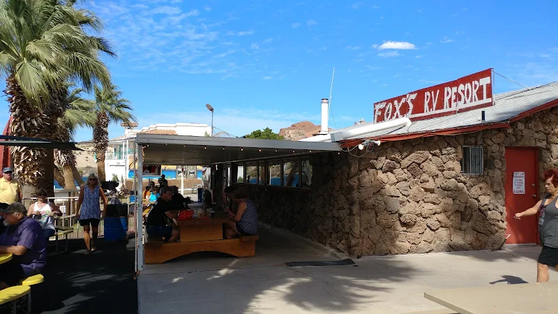 Foxes Floating Bar