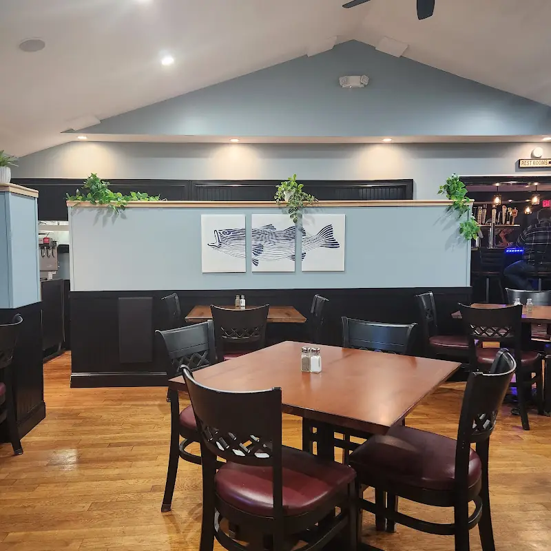 Lake House Tavern