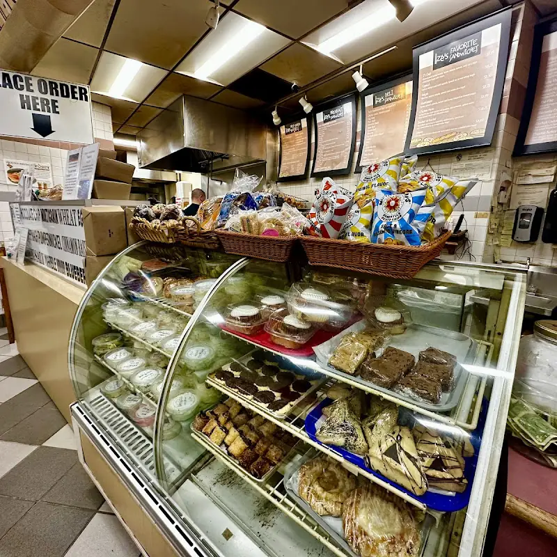 Izes Deli & Bagelry