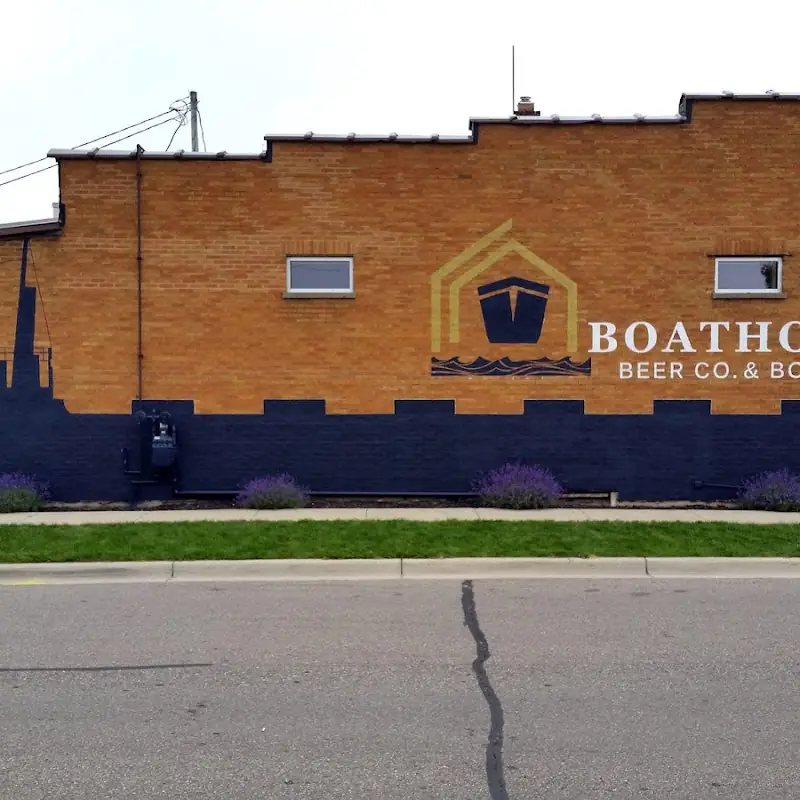 Boathouse Beer Co. & Boozery