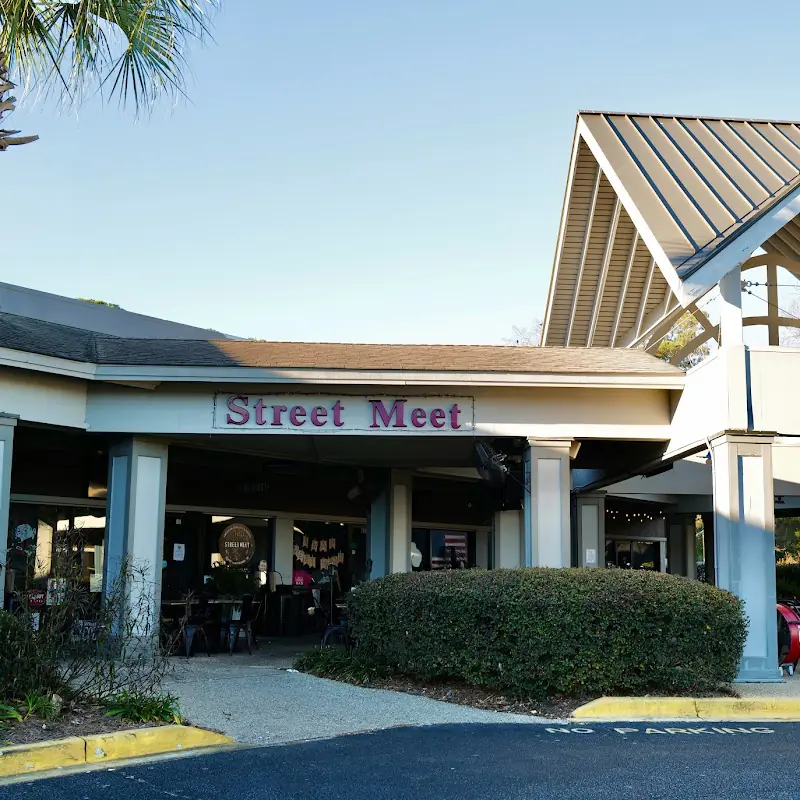 Street Meet The American Tavern