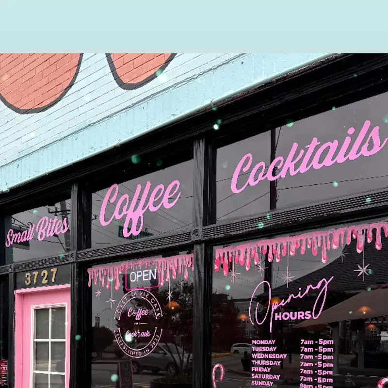 C'est La Vie Cafe