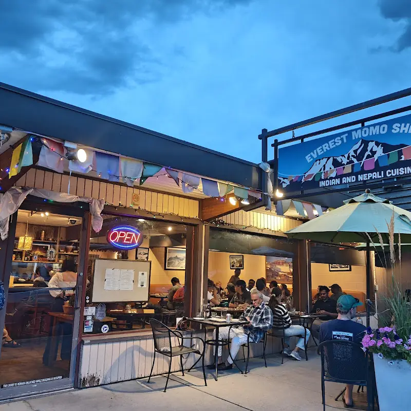 Everest Momo Shack