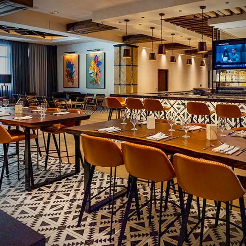Bistro Mariposa