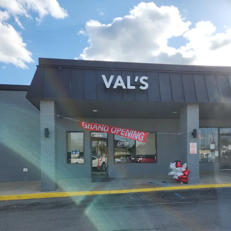 Val's Comfort Kitchen