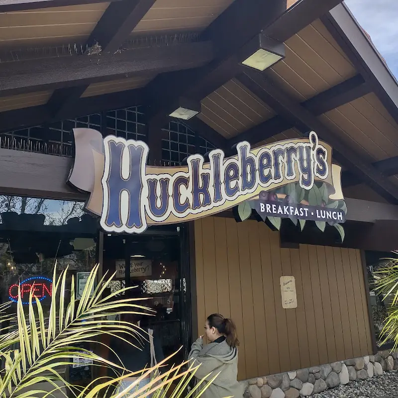 Huckleberry's Breakfast & Lunch
