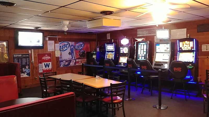 Curly's Sports Bar
