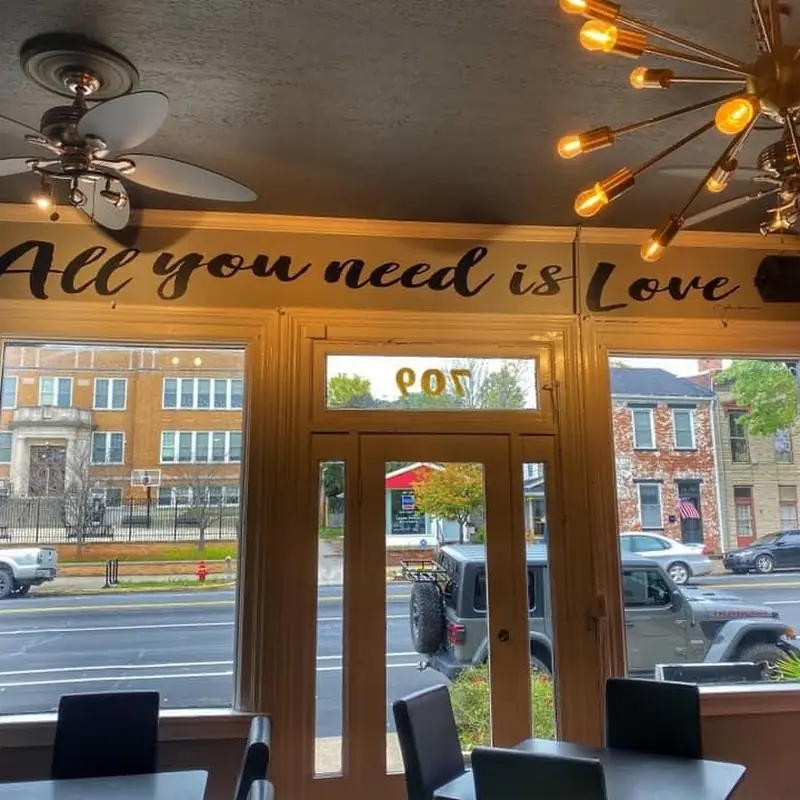 Mad Love Eat & Drink