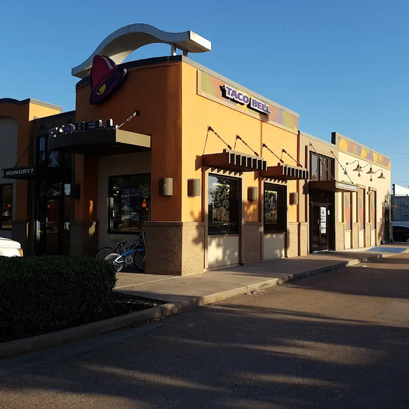 Taco Bell - Live Más Café