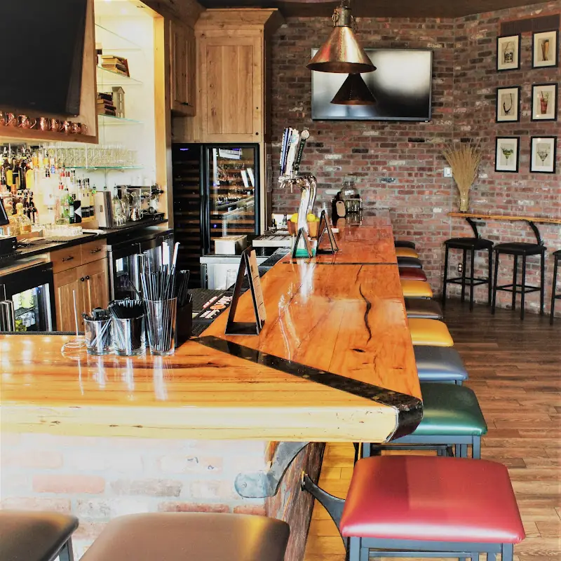 Homestead Bar and Grill | Carbondale Restaurant
