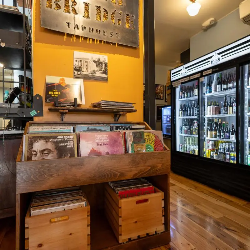 Arch Bridge Taphouse