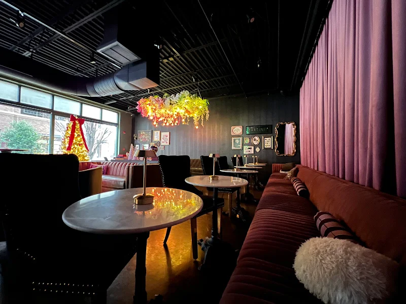 THE DIRTY OLIVE | Cocktail Lounge