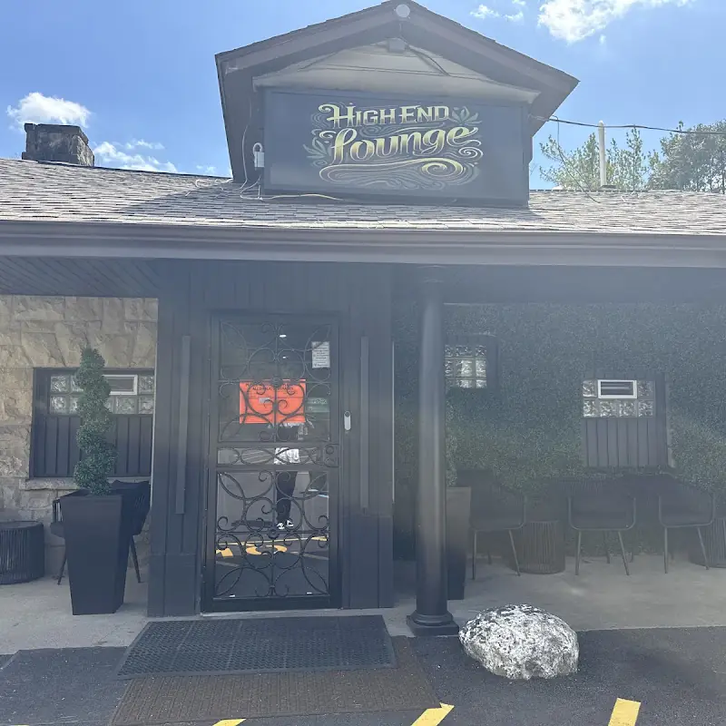 High End Lounge