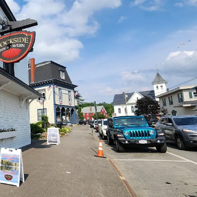 Dockside Inn and Tavern