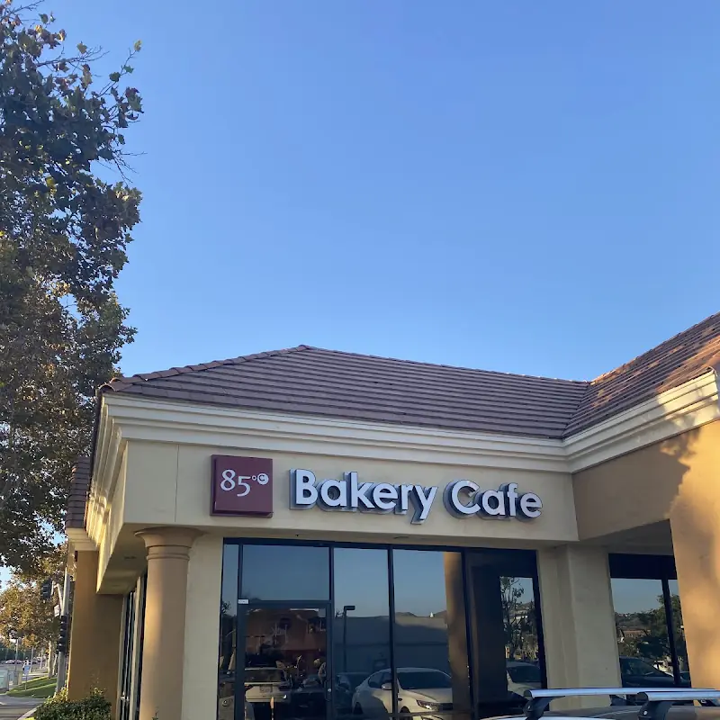 85°C Bakery Cafe - Corona