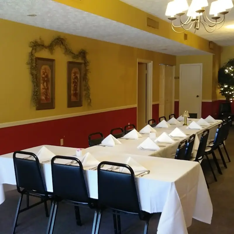 Four Oaks Restaurant & Lounge