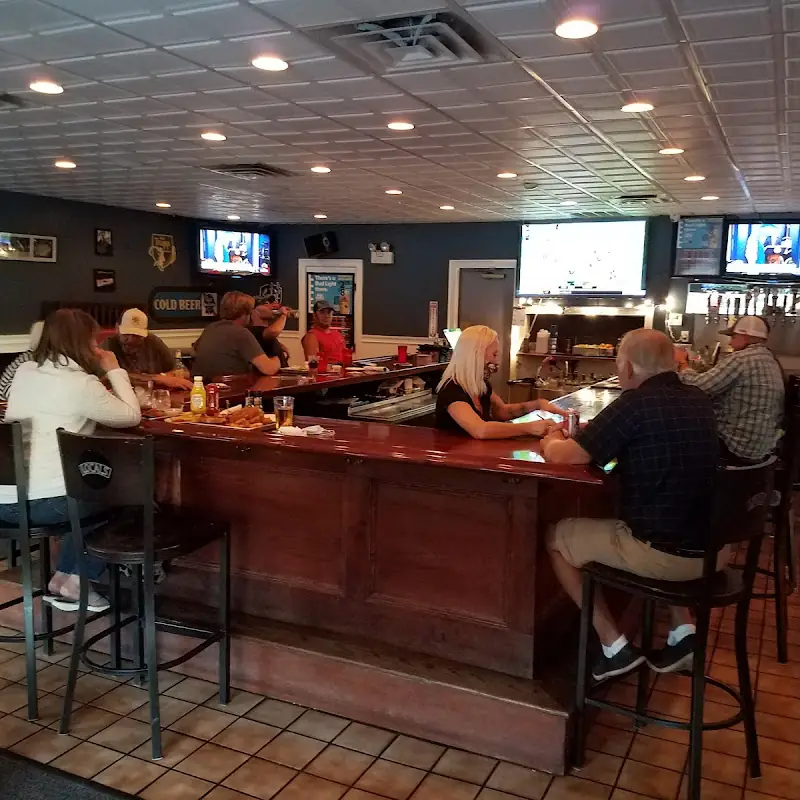 Locals Restaurant & Pub