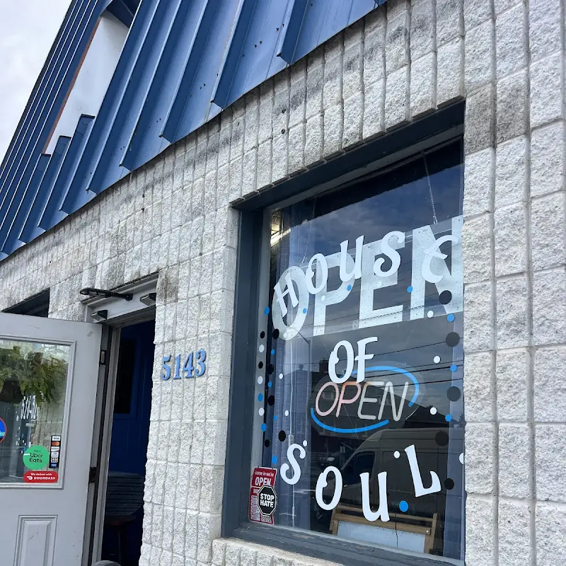 BIG T'z House of Soul' Soul Food Restaurant