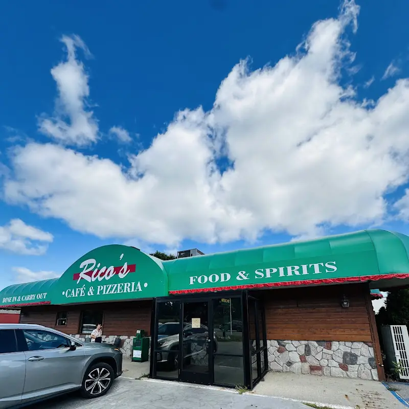 Rico's Bar and Grill