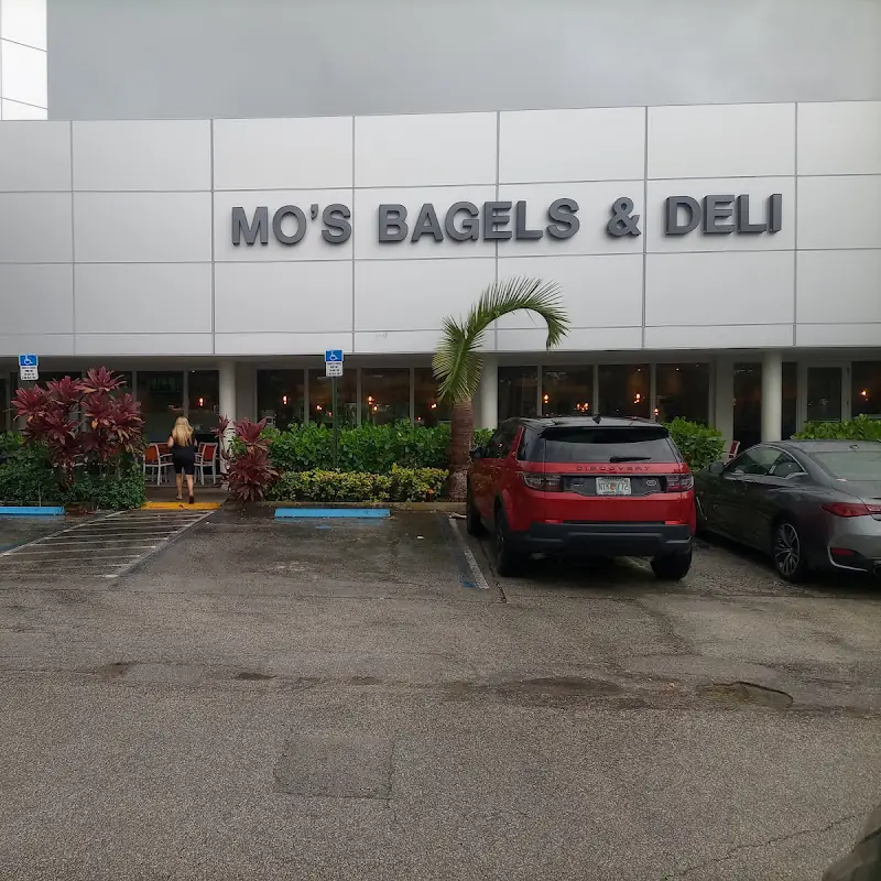 Mo's Bagels & Deli