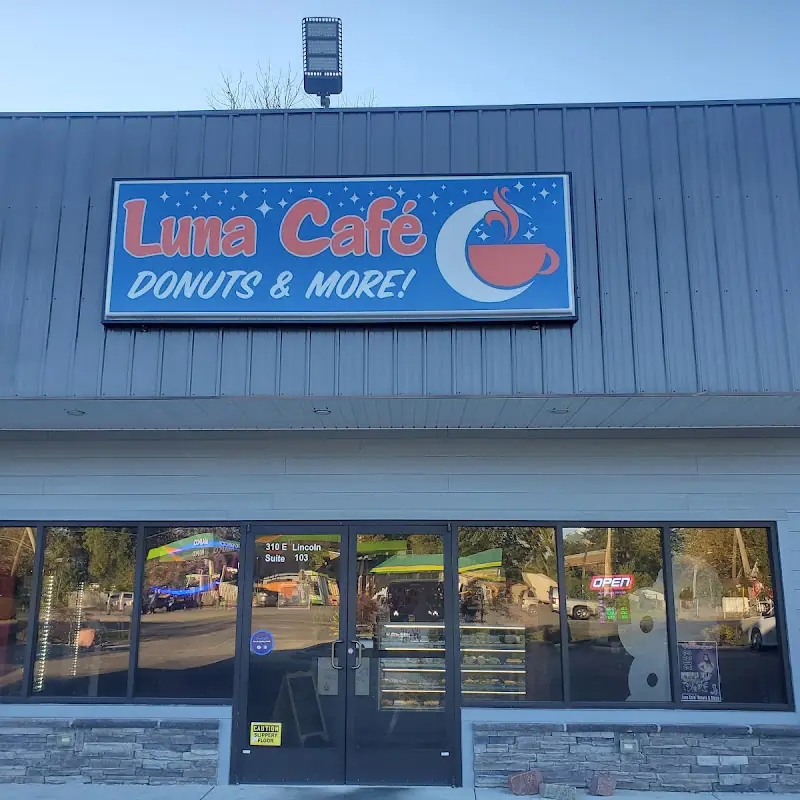 Luna café Donuts and More!