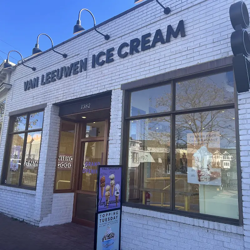 Chocolate Peanut Butter Cookies & Cream