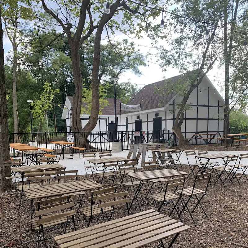 Steinspark Biergarten and Food Court