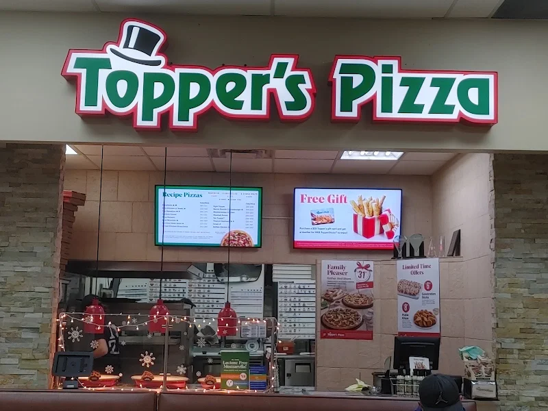 Topper's Pizza — Kapuskasing