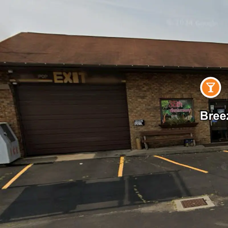 Breeze Thru Deli/Sports Court Lounge