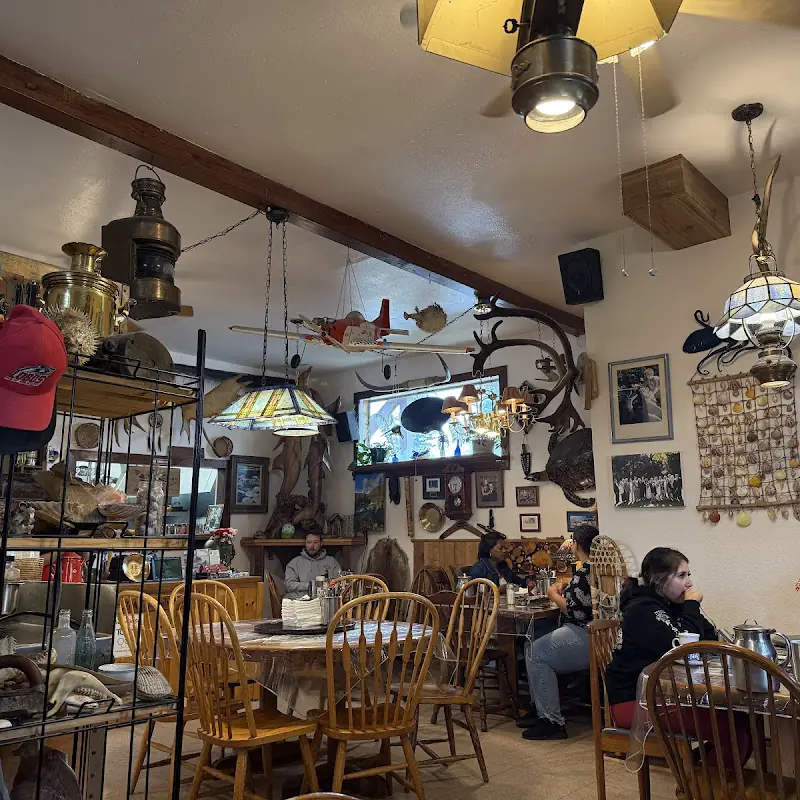 Le Barn Appetit Inn & Creperie