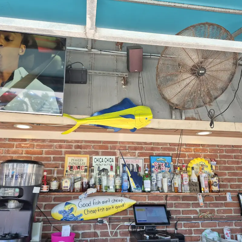 Lures Bar & Grill