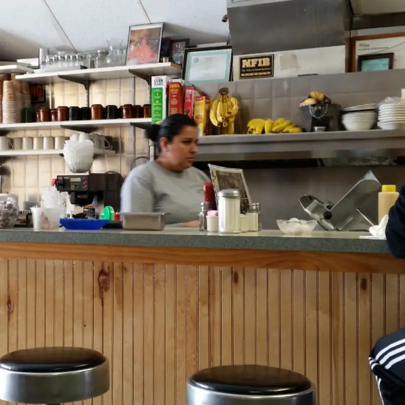 Melania’s Main Street Diner