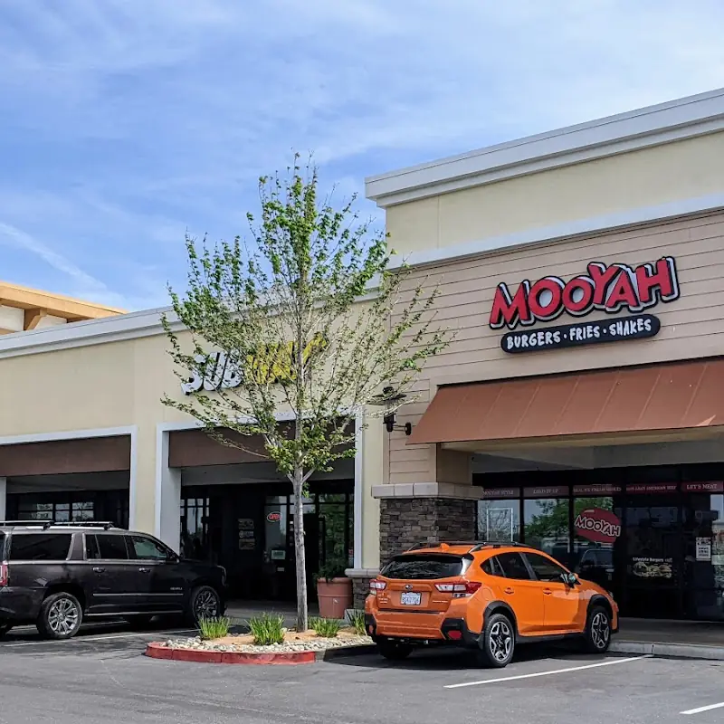 MOOYAH Burgers, Fries & Shakes
