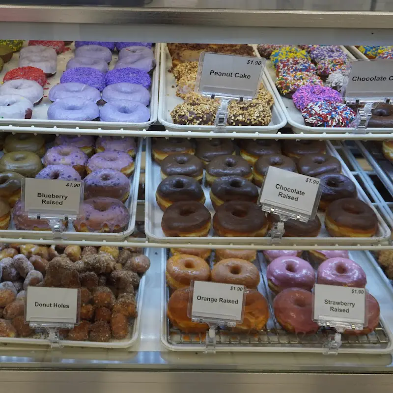 Dainty Donuts