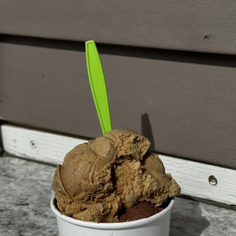 Gifford's Famous Ice Cream (and Mini Golf)