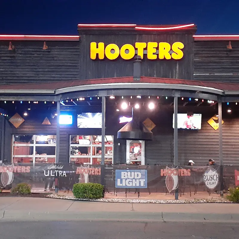 Hooters