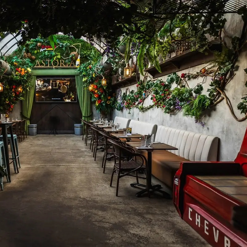 Fresco’s Grand Cantina