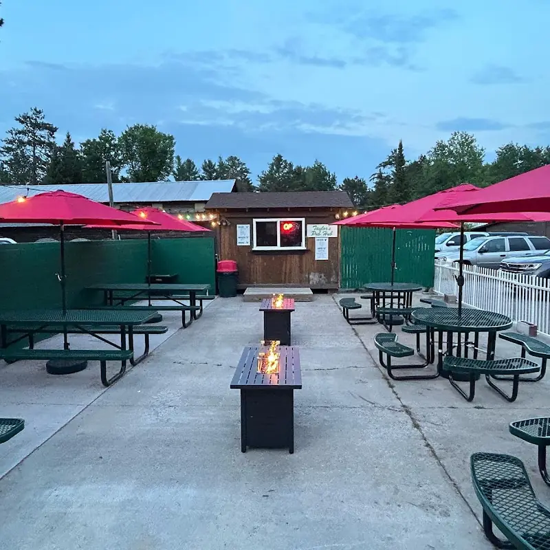 Sayner Pub