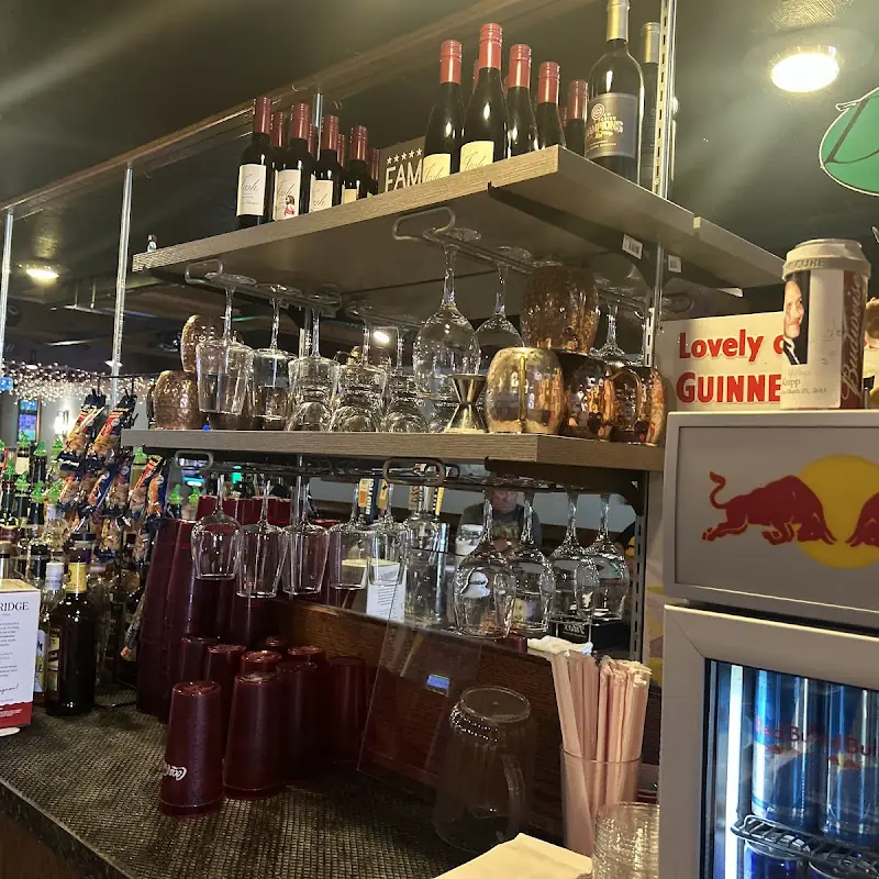 Damon's Sports Bar & Grill