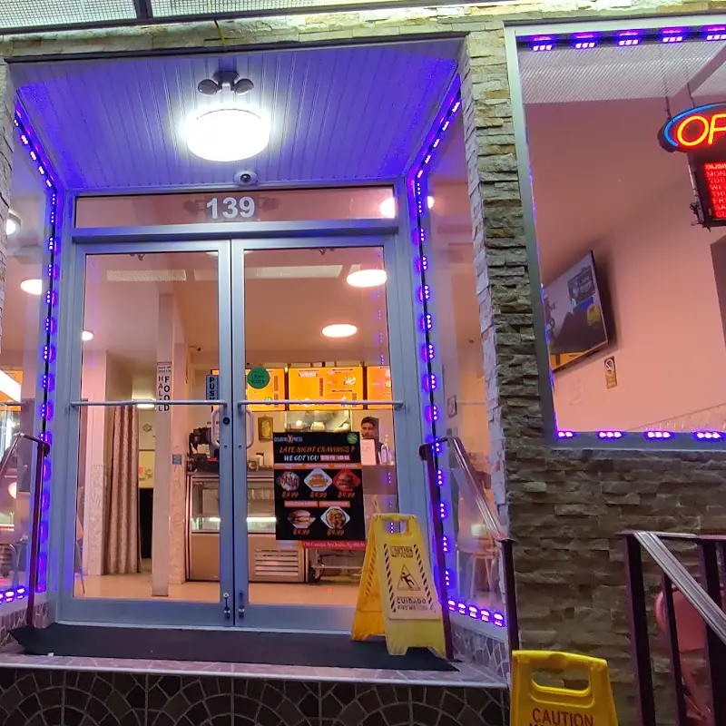 Gulberg Xpress