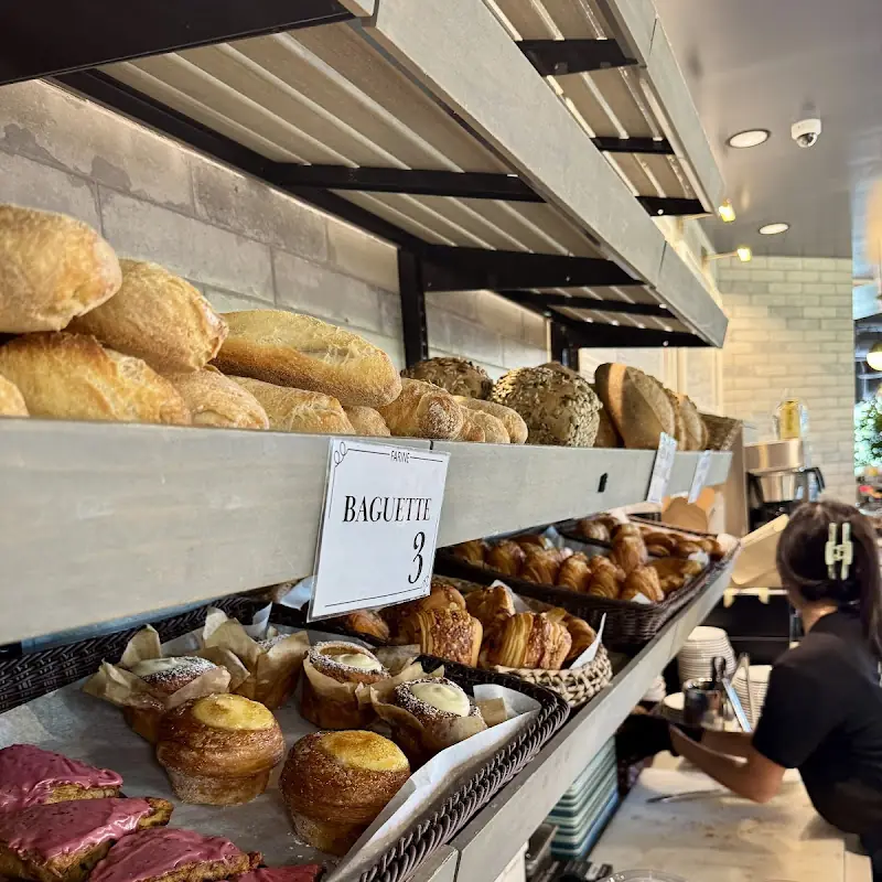 Farine Bakery & Café