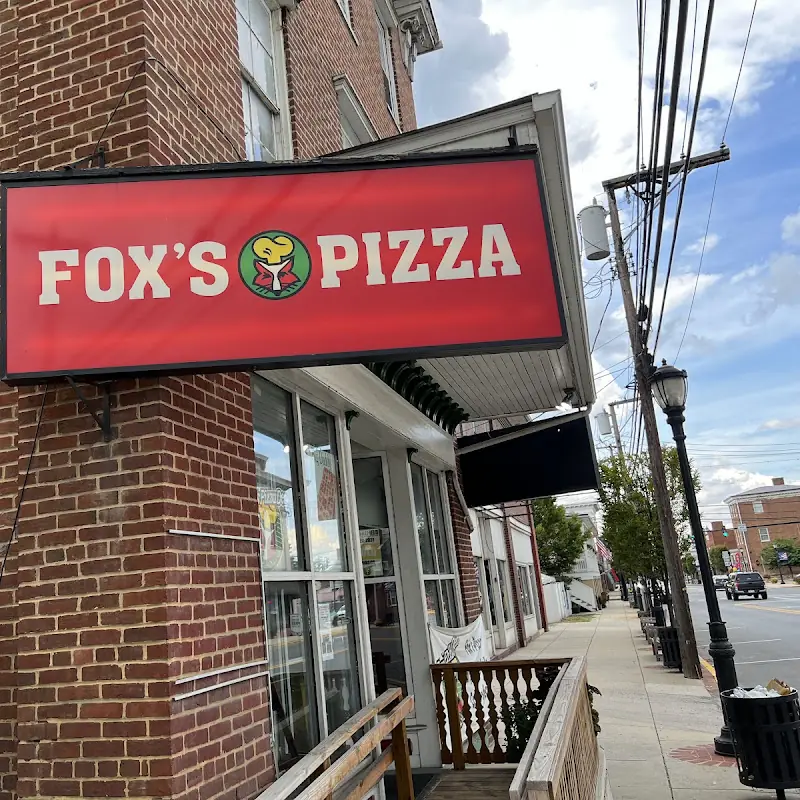 Fox's Pizza Den