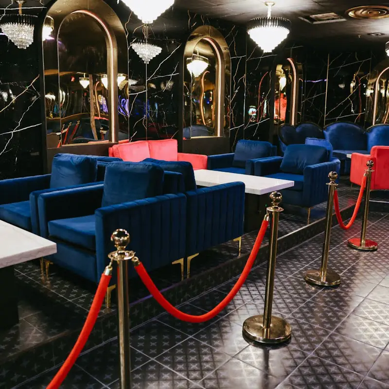 Royal Palace Restaurant & Lounge