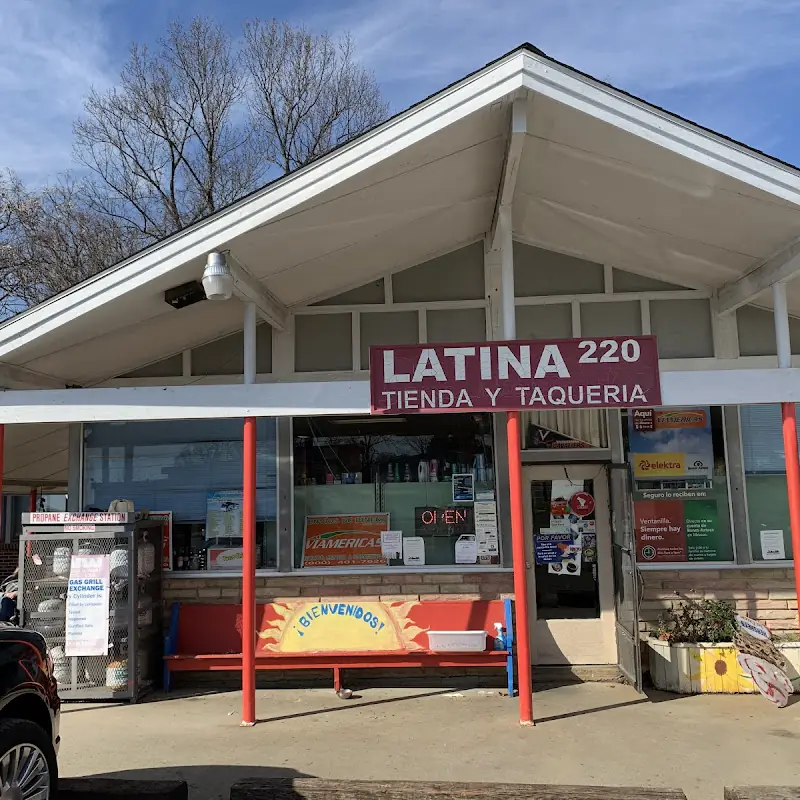 Latina 220 Tienda Y Taqueria