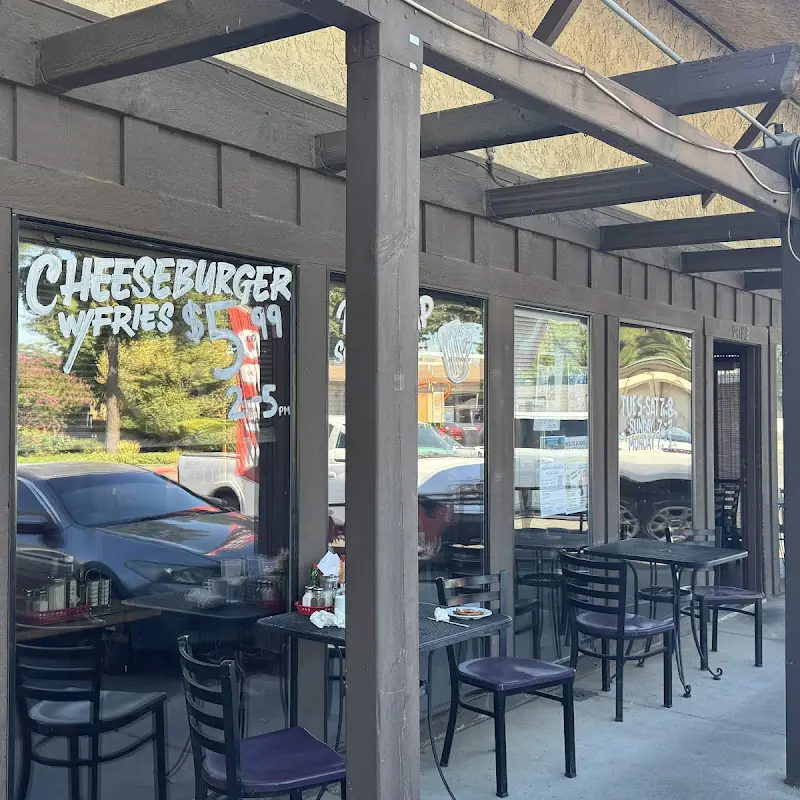 Red Rooster Cafe