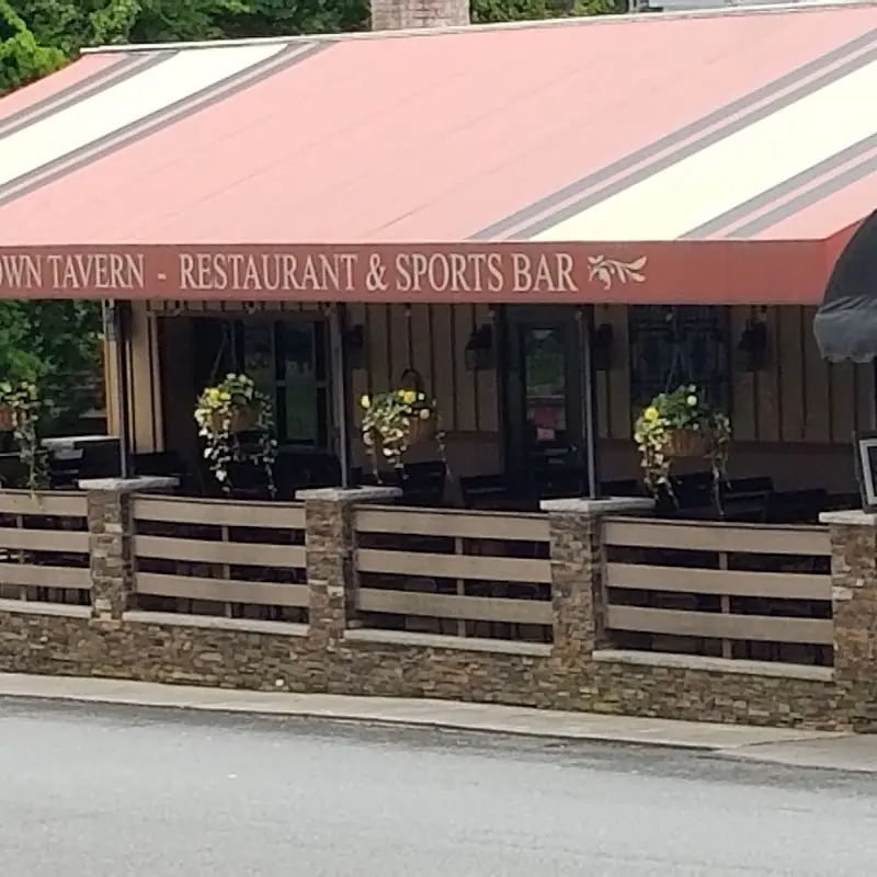 Maggie's Town Tavern